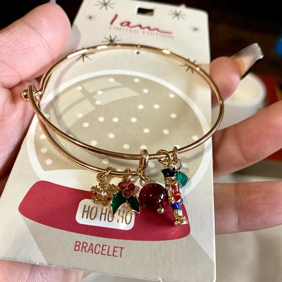 🎄Christmas I Am Charm Bracelet🎄 - Picture 1 of 6